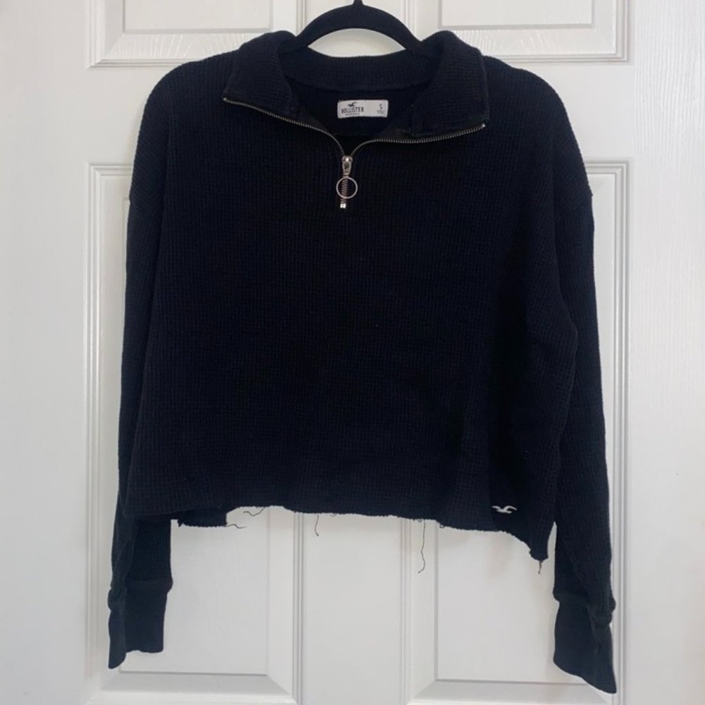 Black Hollister Cropped Sweater